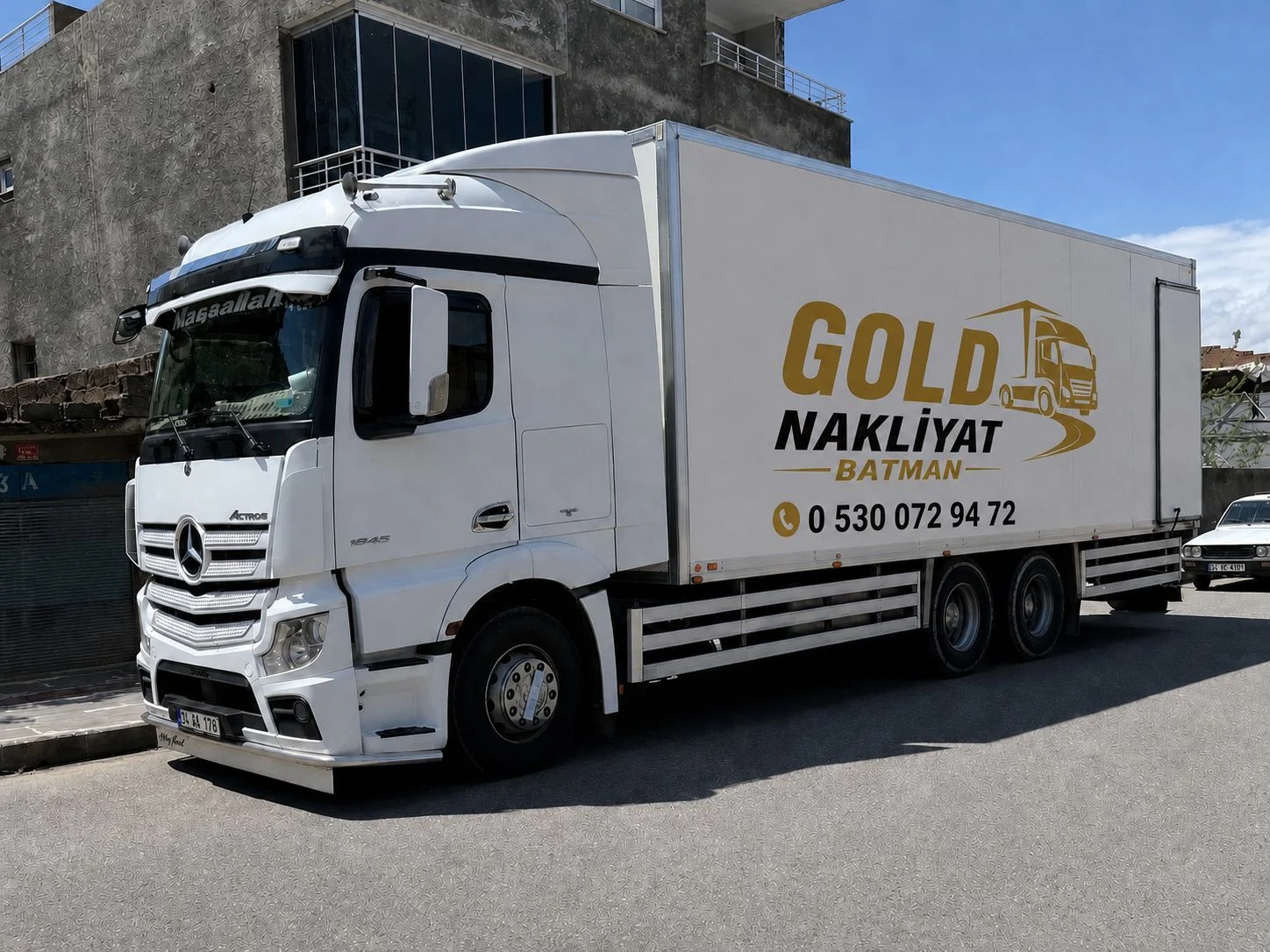 Gold Nakliyat Batman beyaz Mercedes nakliyat kamyonu